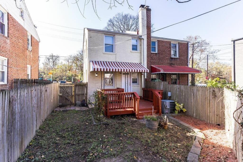 Holiday home Cozy Semi Detached In Ne Dc *